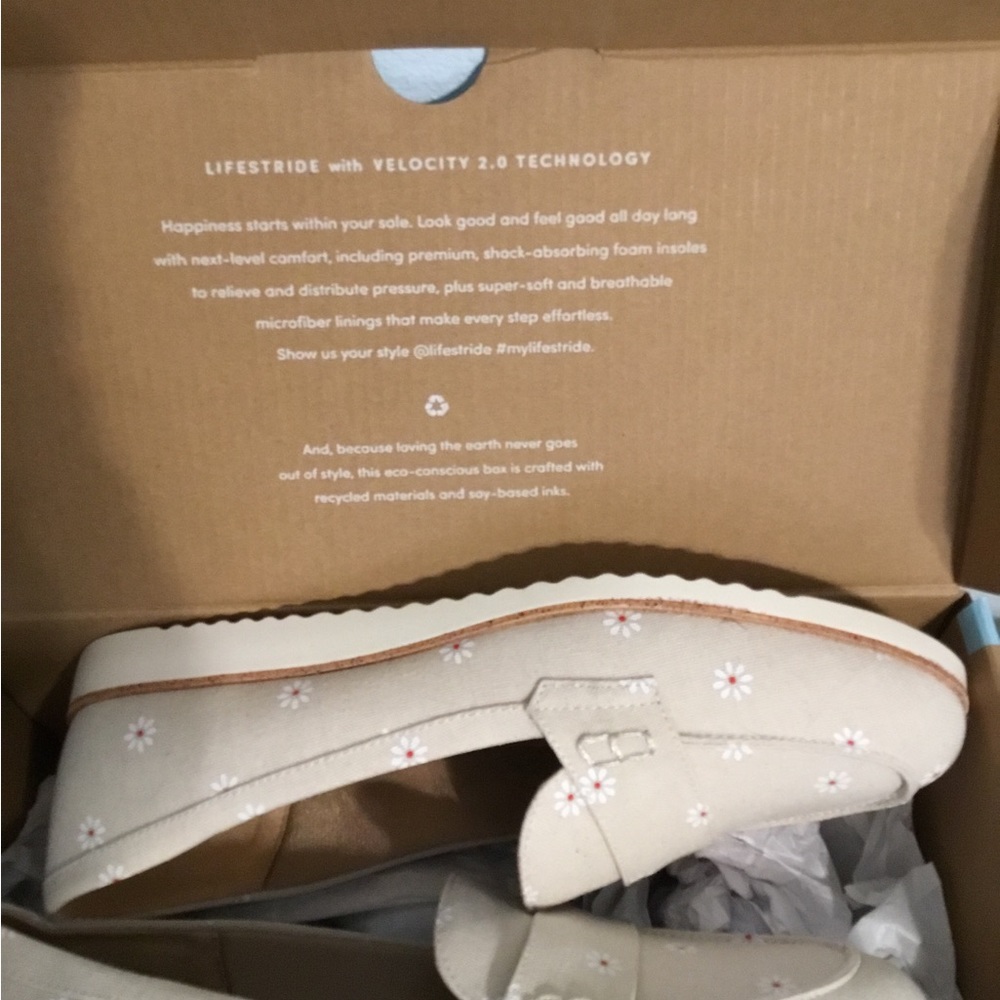 LifeStride Zee Loafers, natural, 9.5W - Picture 6 of 7